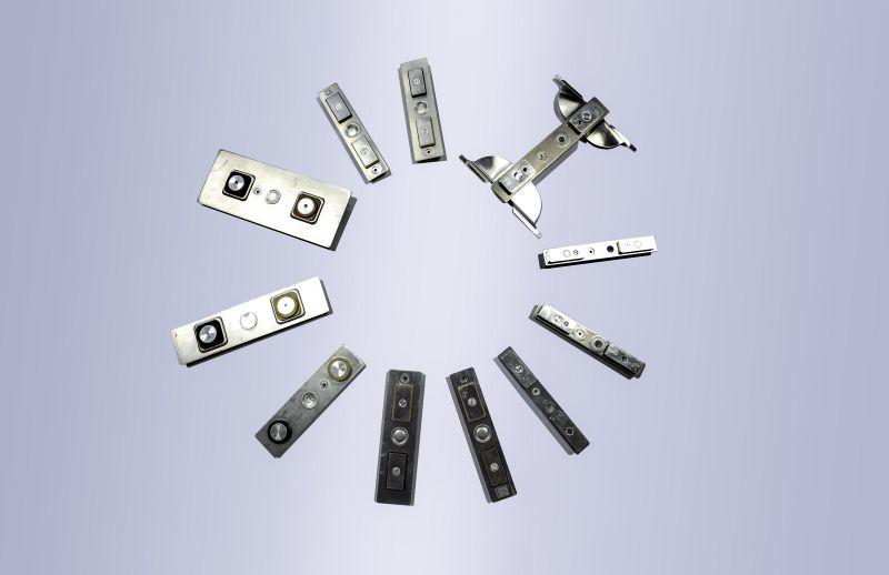 動(dòng)力電池蓋板